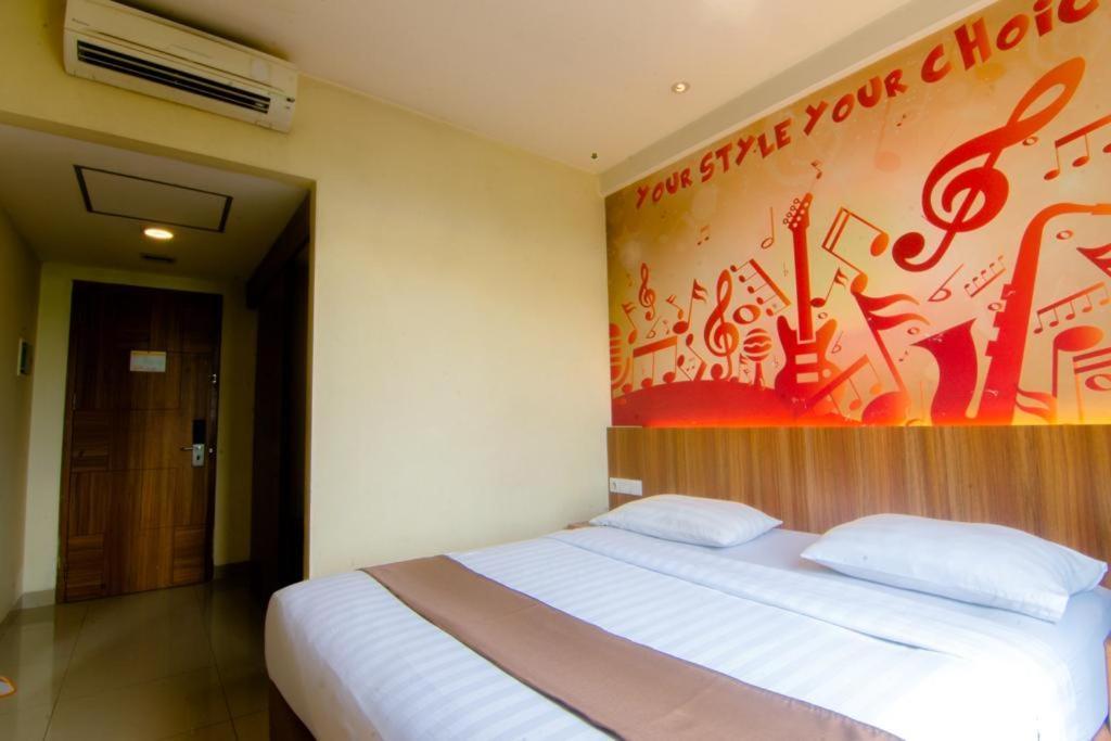 Front One Hotel Purwodadi Purwodadi  Exteriér fotografie