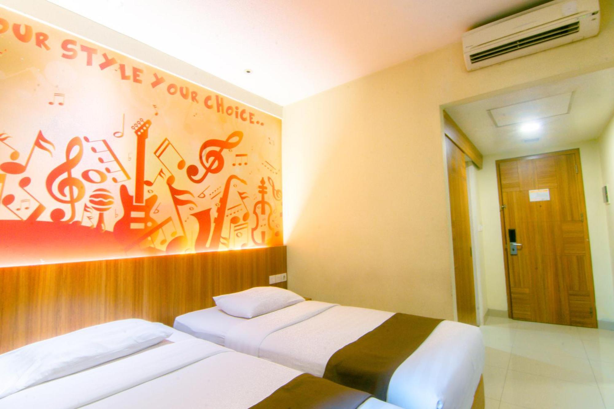 Front One Hotel Purwodadi Purwodadi  Exteriér fotografie