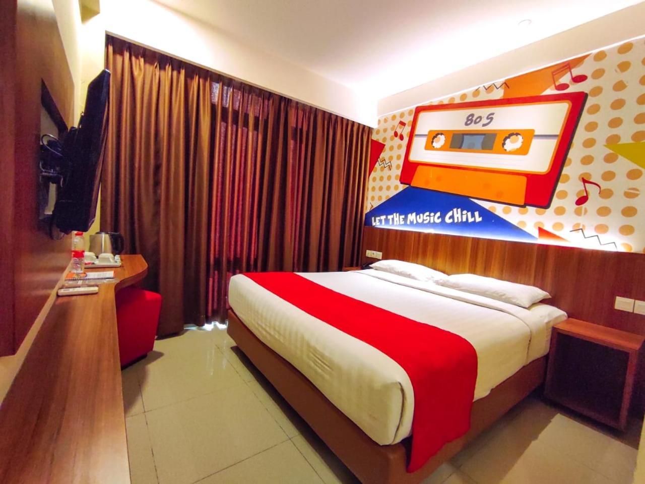 Front One Hotel Purwodadi Purwodadi  Exteriér fotografie