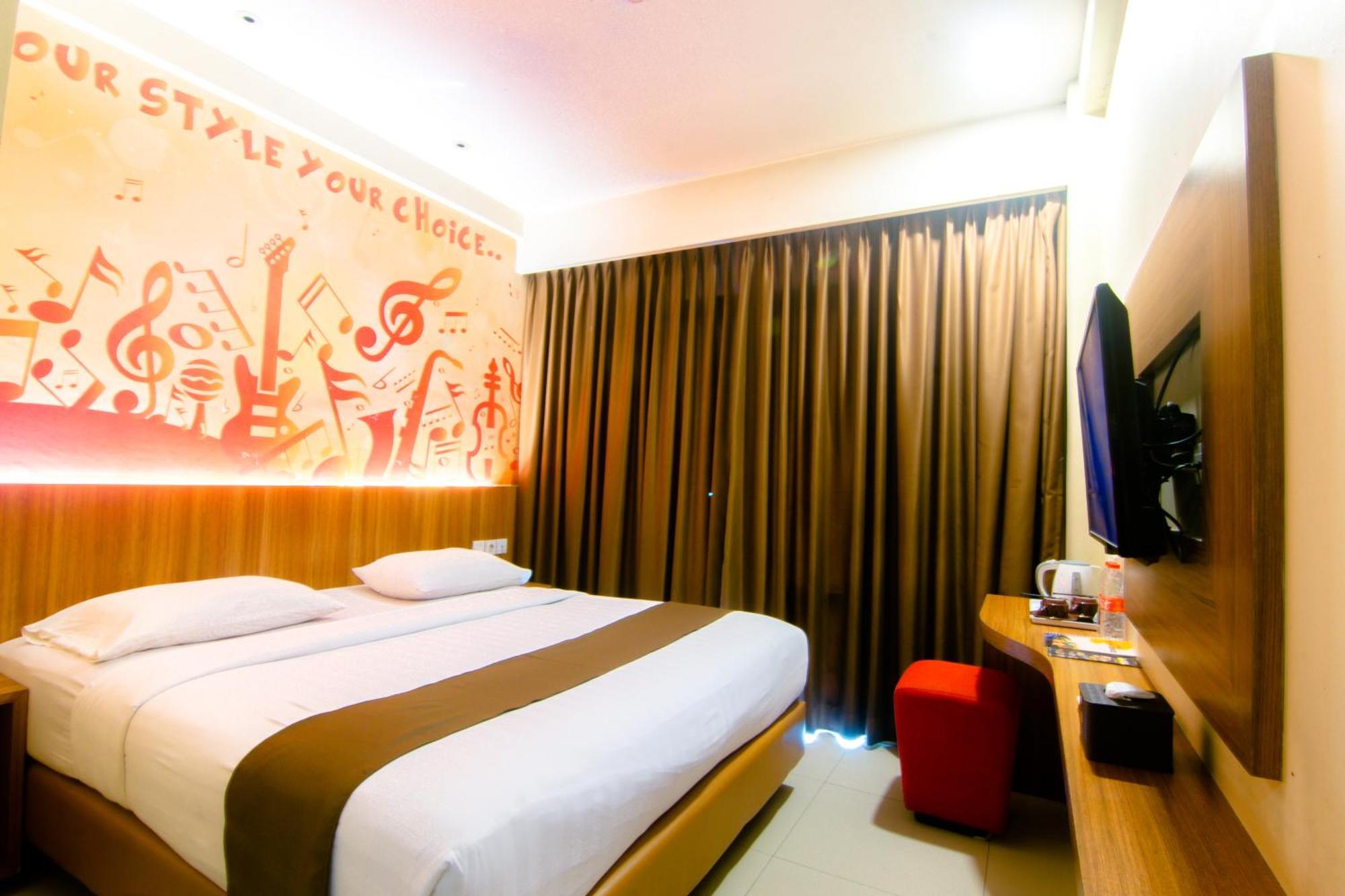 Front One Hotel Purwodadi Purwodadi  Exteriér fotografie