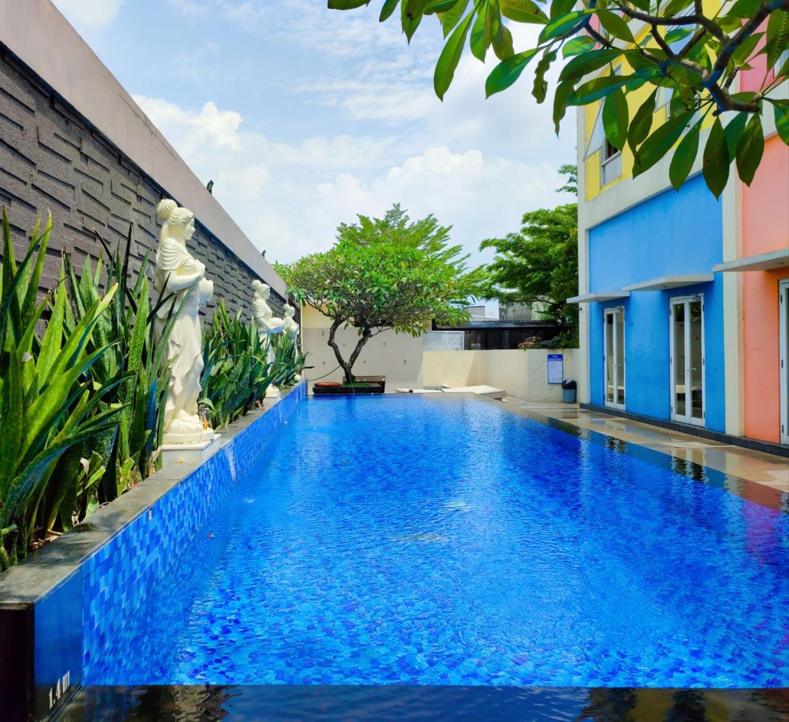 Front One Hotel Purwodadi Purwodadi  Exteriér fotografie
